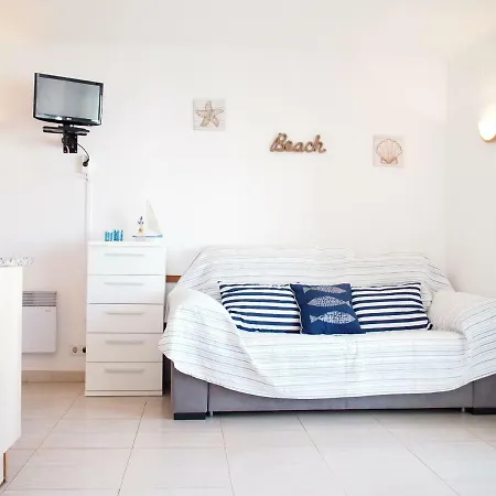 Miramar 32c * Roses