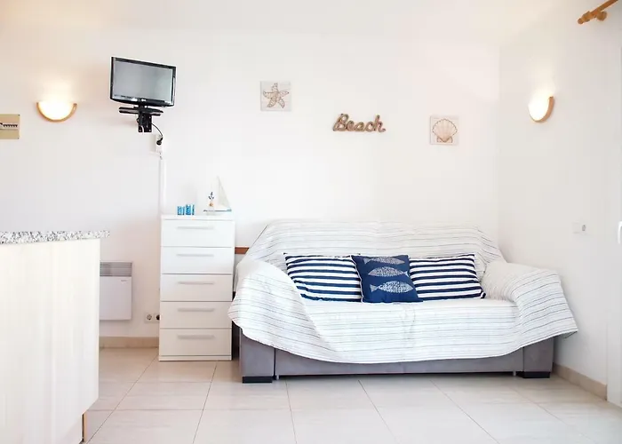 Miramar 32c * Roses